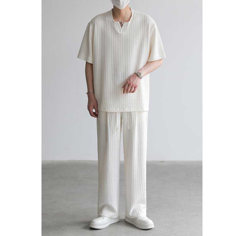 Loose V-neck T-shirt