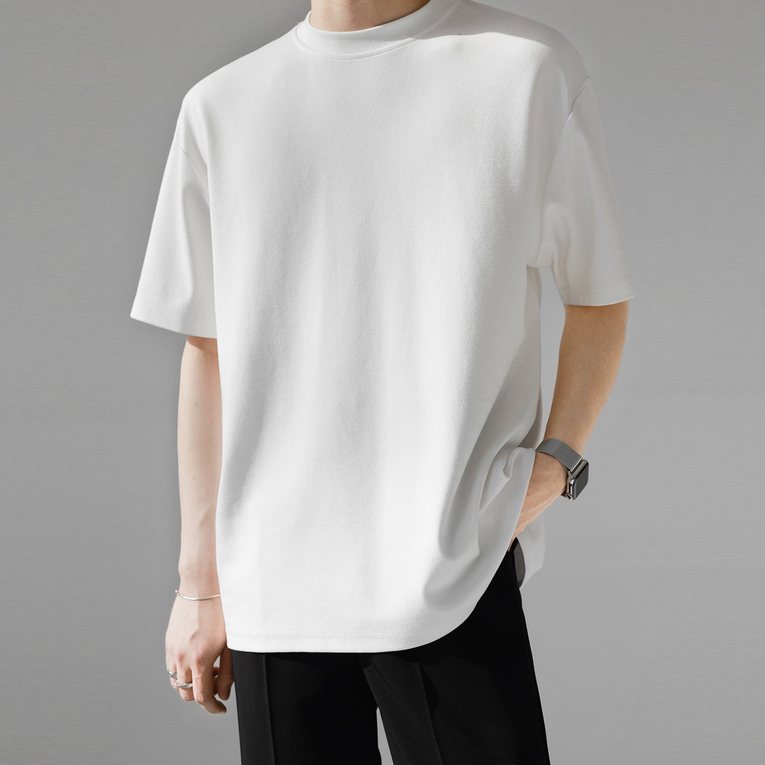Loose and Versatile Round Neck Solid Color T-shirt